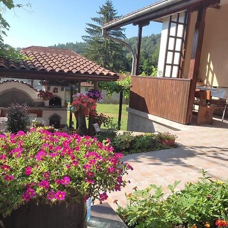 Къща Поколения Tryavna Ngoại thất bức ảnh
