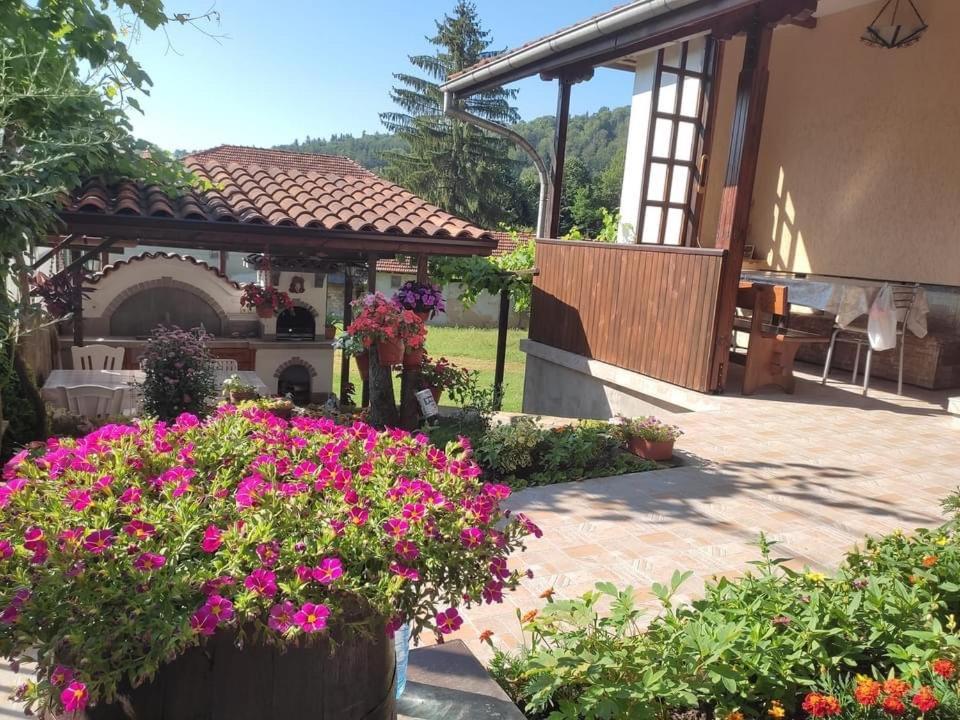 Къща Поколения Tryavna Ngoại thất bức ảnh
