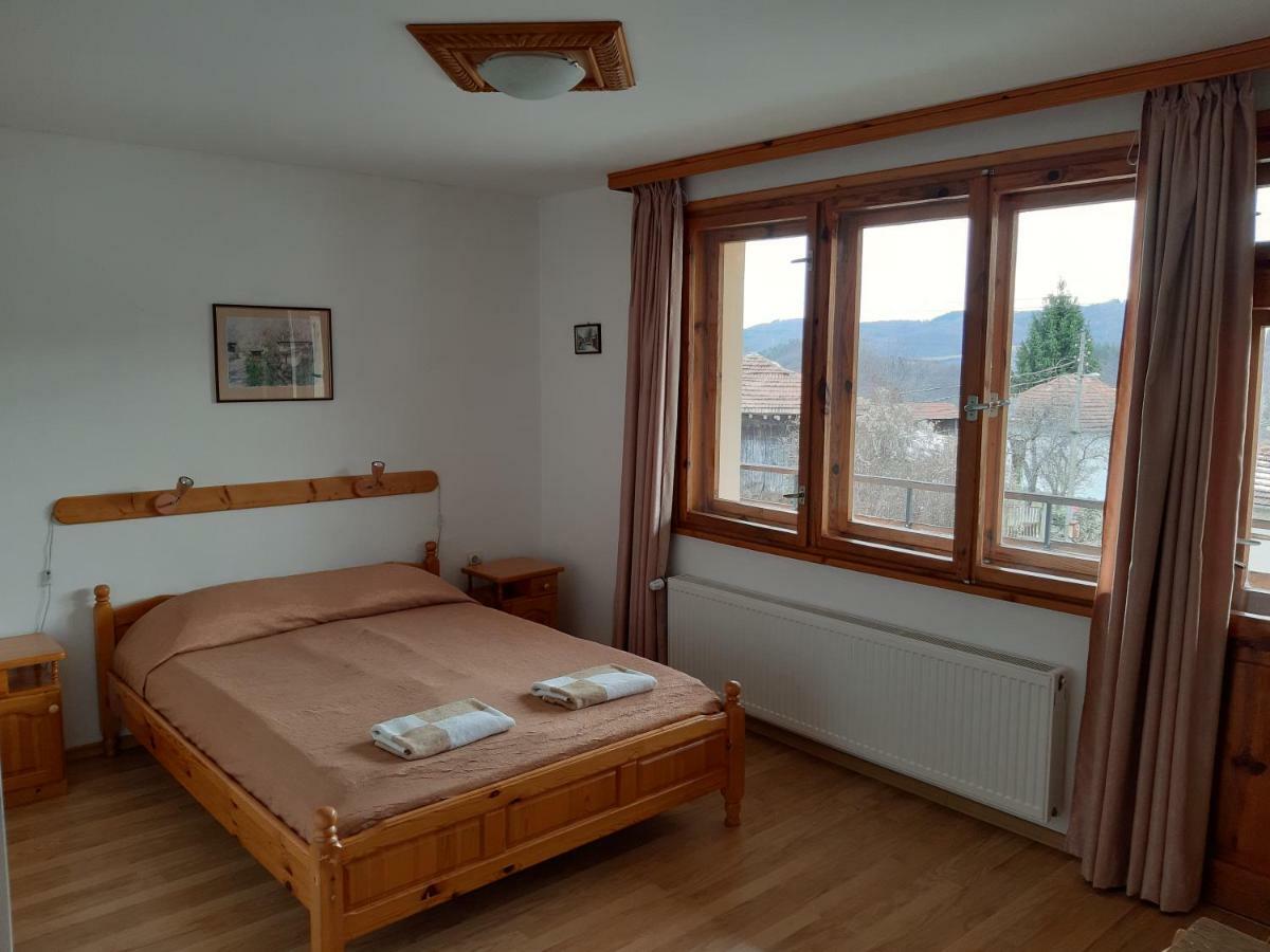 Къща Поколения Tryavna Ngoại thất bức ảnh