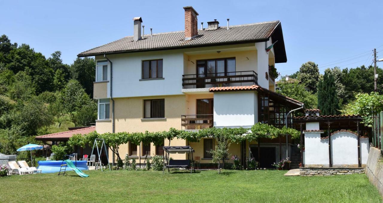 Къща Поколения Tryavna Ngoại thất bức ảnh